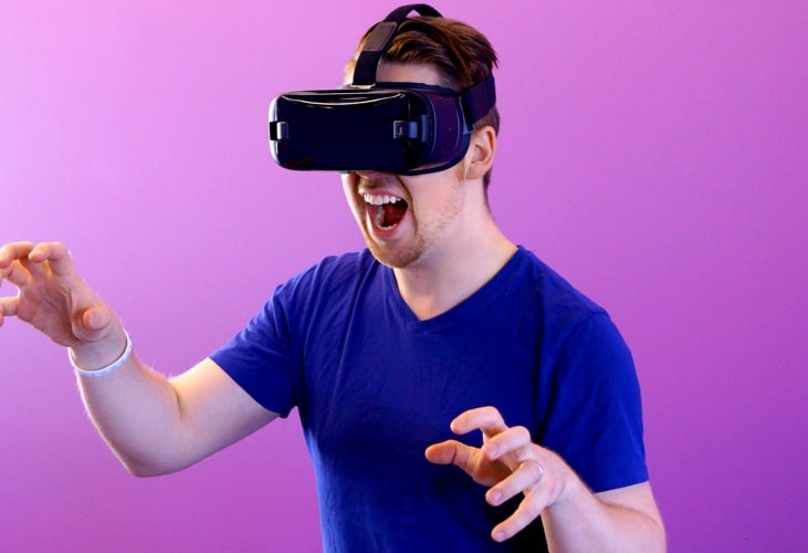 A man with a VR on